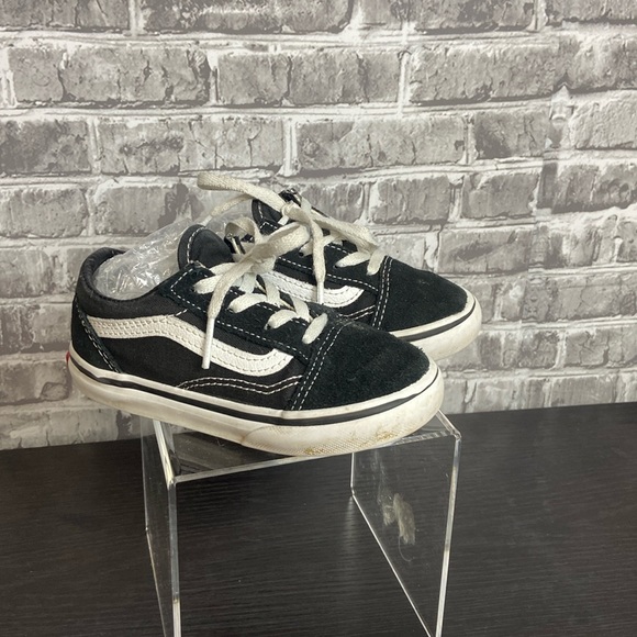 Vans - Picture 1 of 7